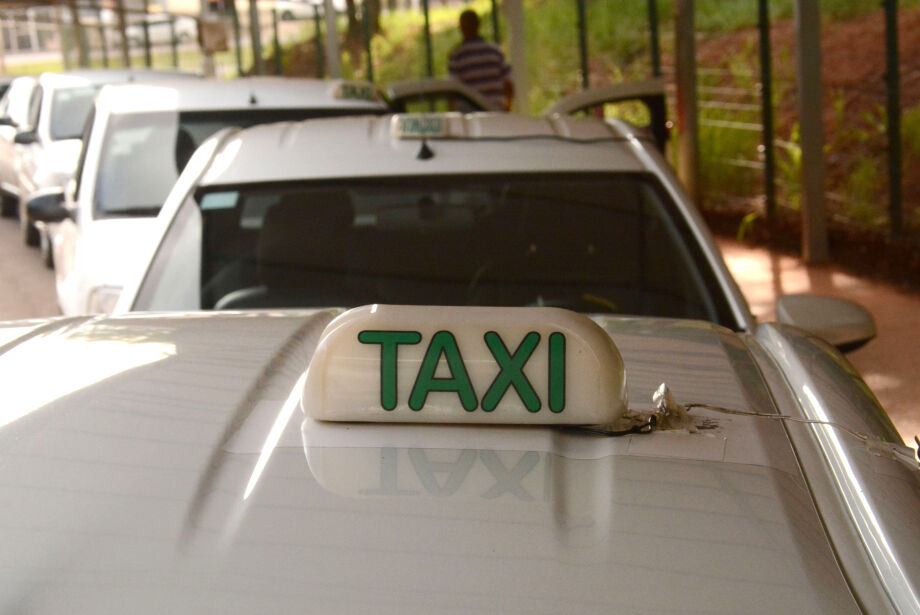 ponto-de-taxi-go